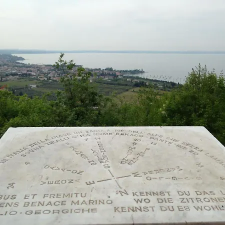 Francy Panorama View Бардолино